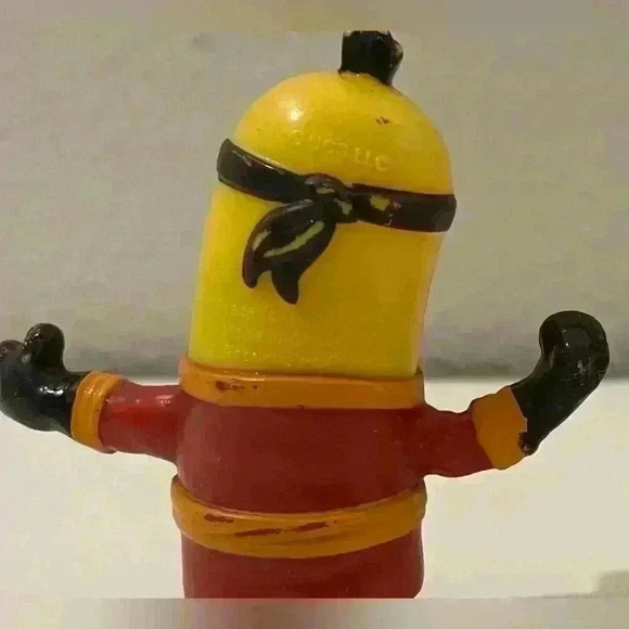 2019 Mcdonald's Two Minions Bath Robe Kevin and Kill Bill Figures‎ - Picture 7 of 11